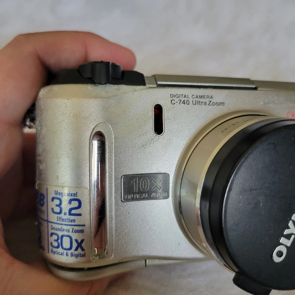Olympus CAMEDIA C-740 Ultra Zoom 3.2MP‎ Digital Camera Untested Turns On